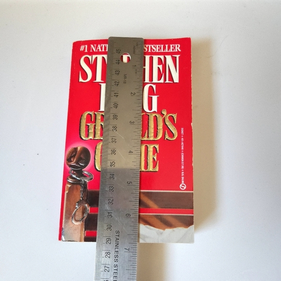 Stephen King Gerald's Game Paper Back Book - Red Cover - Picture 7 of 7